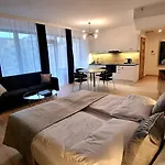 Nook Nook Kazimierza Wielkiego 104 *