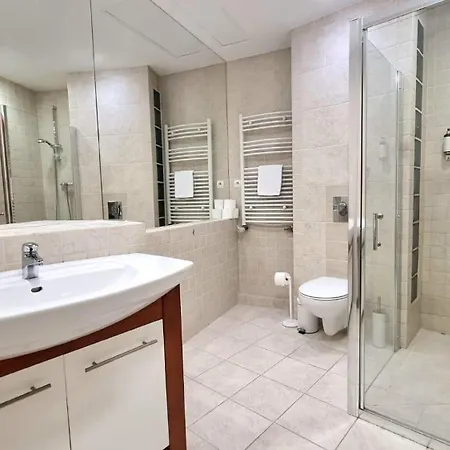 Nook Nook Kazimierza Wielkiego 104